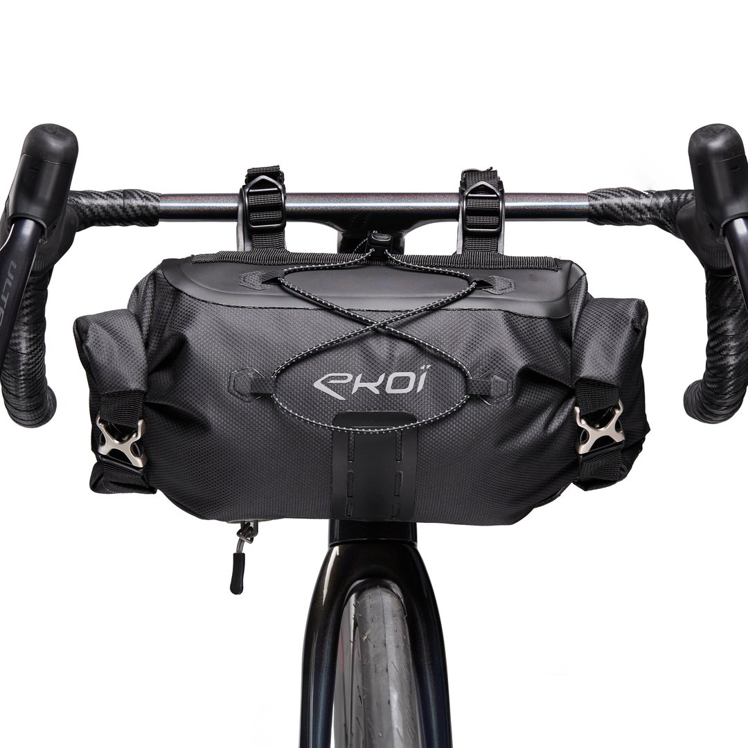 bolsa-manillar-gravel-279iet-1.jpg Bolsa de manillar EKOI Racing GRAVEL BIKE PACKING EXPLORER Negra 8L EKOI - Imagen 1