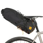 Bolsa de sillín bikepacking Restrap Saddle Bag Orange con capacidad de 18L