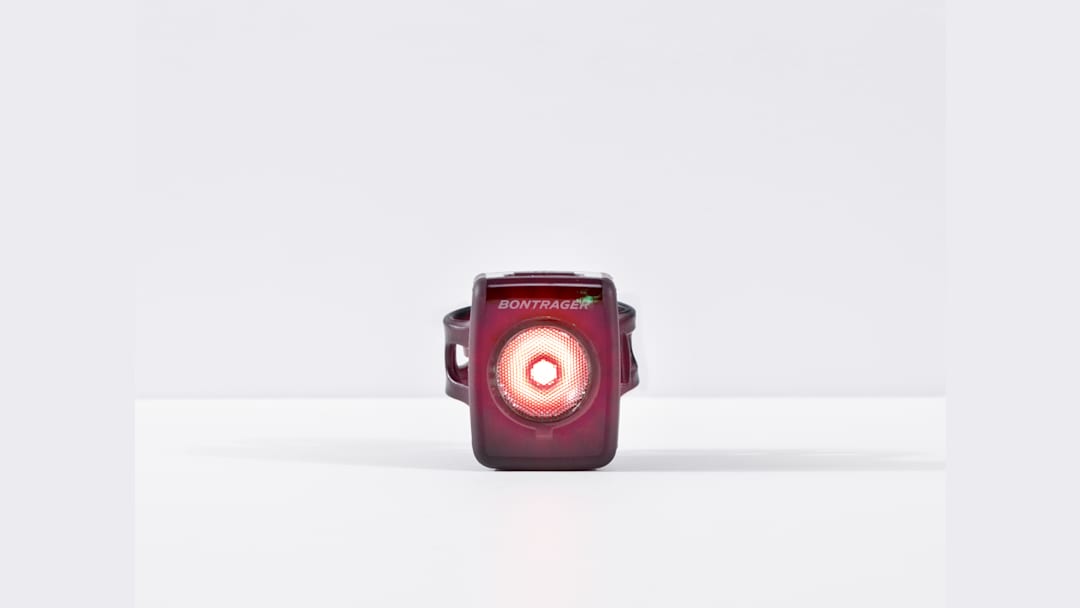 bontrager-luz-trasera-489dra-1.jpg Luz de ciclismo trasera Bontrager Flare RT Trek Bikes (ES) - Imagen 1