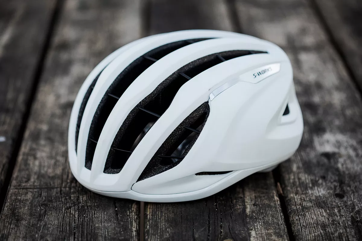 casco-mtb-specialized-965iza.webp Test: Probamos el casco Specialized S Works Prevail 3, más aerodinámica y protección | Maillot Magazine - Imagen 1