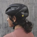 Cazando ofertas: el POC Omne Air MIPS, un casco polivalente para MTB y carretera, a mitad
