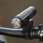 Linterna recargable para bicicleta Fenix BC21R: Reseña del Experto