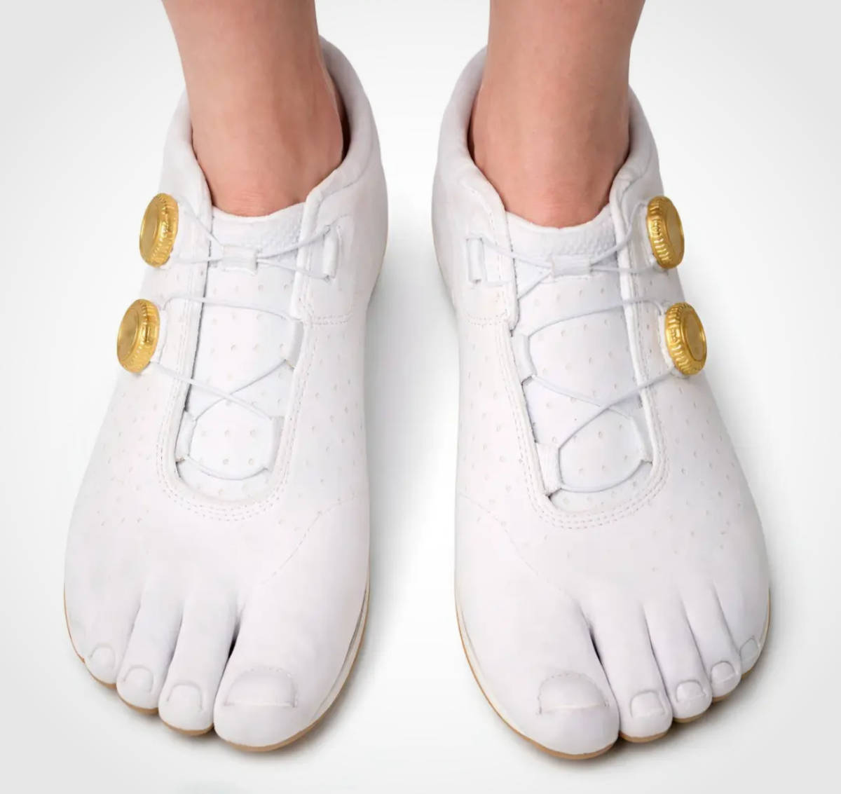 luck-zapatillas-ciclismo-897hcy-1.jpg John Luck lleva el concepto barefoot al ciclismo con zapatillas de horma ancha para carretera y MTB - Imagen 1