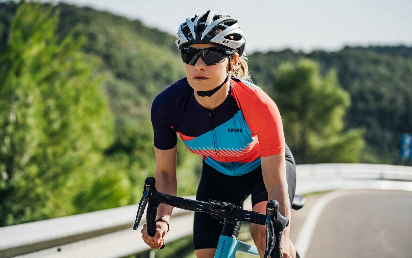 ropa-ciclismo-siroko-514hjn-1.jpg Colección M2 de Siroko: Maillots de ciclismo asequibles y funcionales para mujer y hombre – SIROKO CYCLING COMMUNITY - Imagen 1