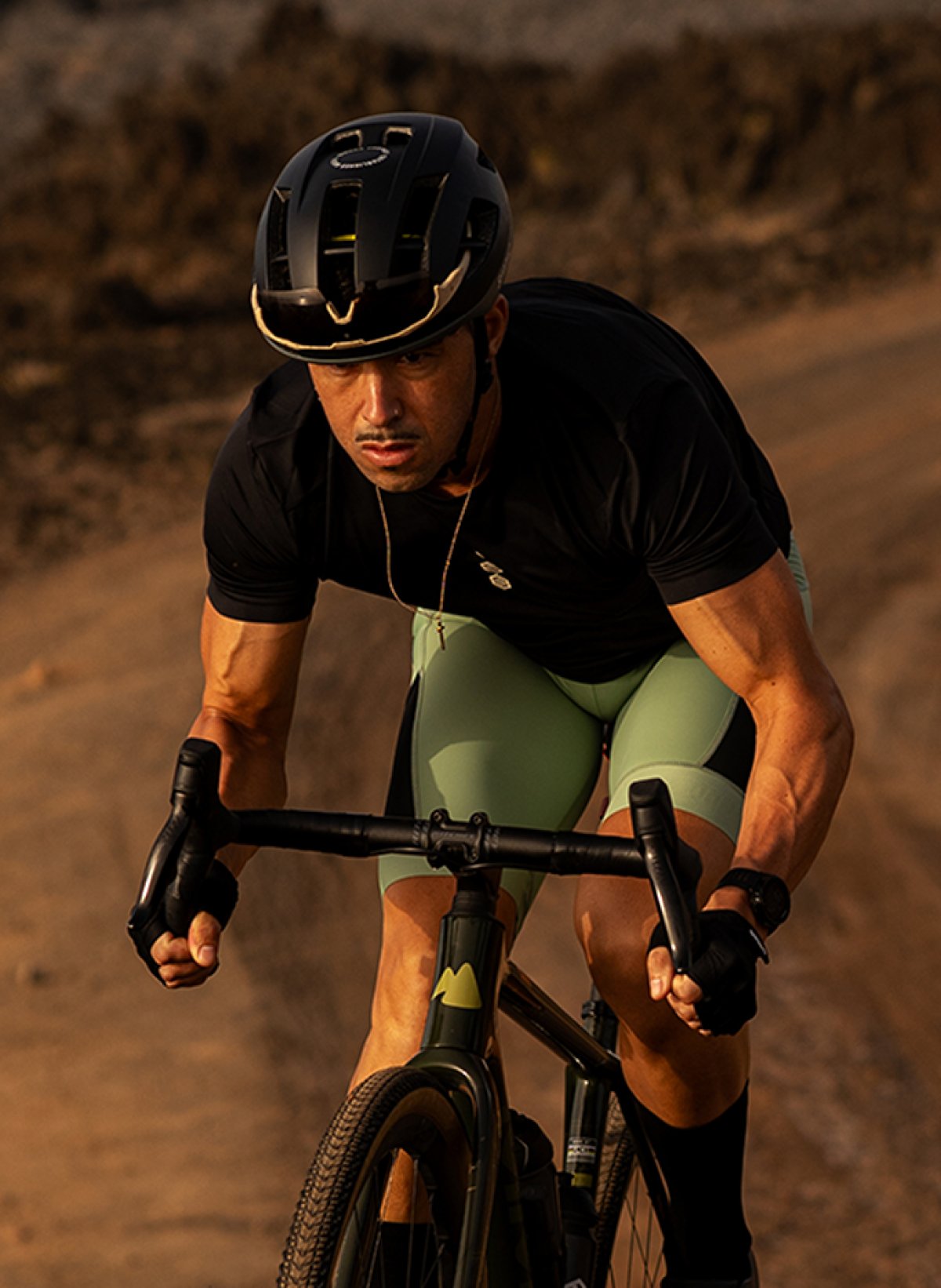 ropa-ciclismo-siroko-823bpz-1.jpg Ropa de ciclismo gravel: Maillots, culotes, gorras, calcetines y más | SIROKO - Imagen 1