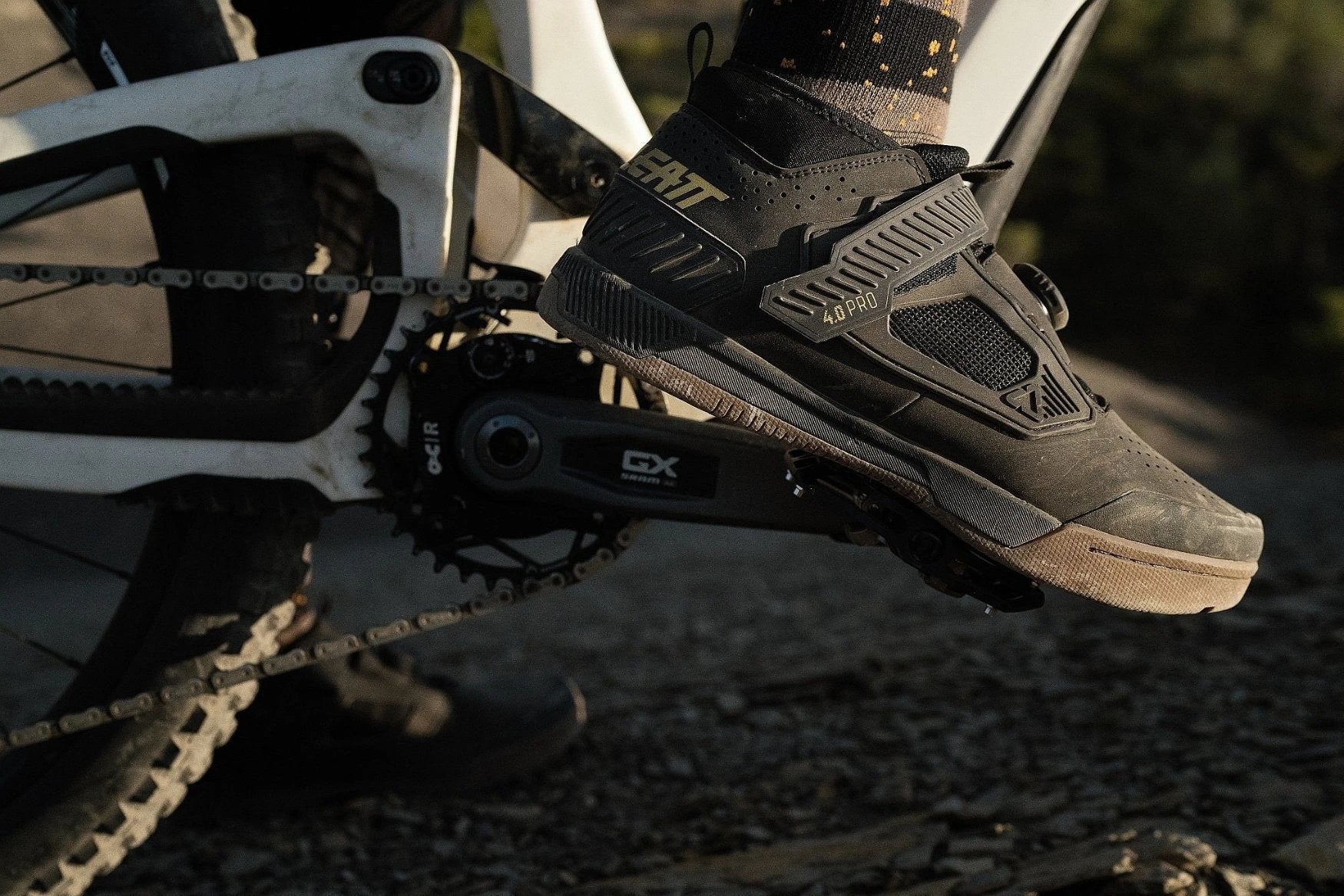 zapatillas-de-ciclismo-mtb-838onj-1.jpg Zapatillas MTB Leatt | Elegidas por Riders de Competición – Etiquetado "Recambios y Accesorios" – Leatt.es - Imagen 1
