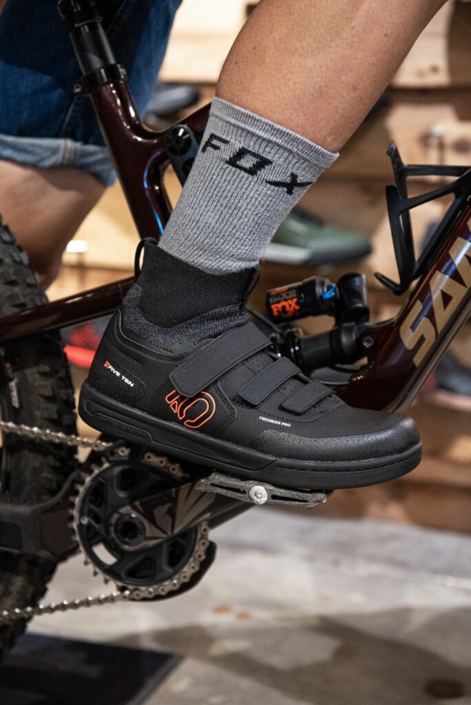 zapatillas-mtb-plataforma-464kpe-1.jpg Las 4 Mejores Zapatillas Para Pedales De Plataforma De Enduro Mtb The Bike Village - Imagen 1