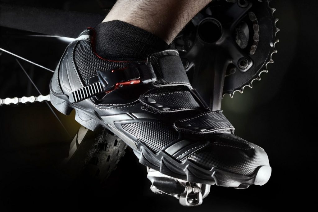 zapatillas-para-bicicleta-837rbj-1.jpg Todo lo que debes saber sobre las zapatillas de ciclismo PEDALIA - Imagen 1