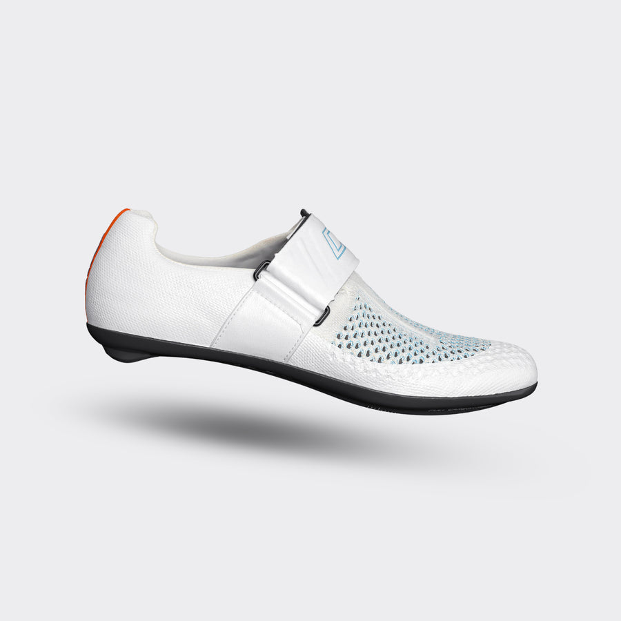 zapatillas-triatlon-000nrb-1.jpg Zapatillas de triatlón para transiciones rápidas | DMT Cycling - Imagen 1