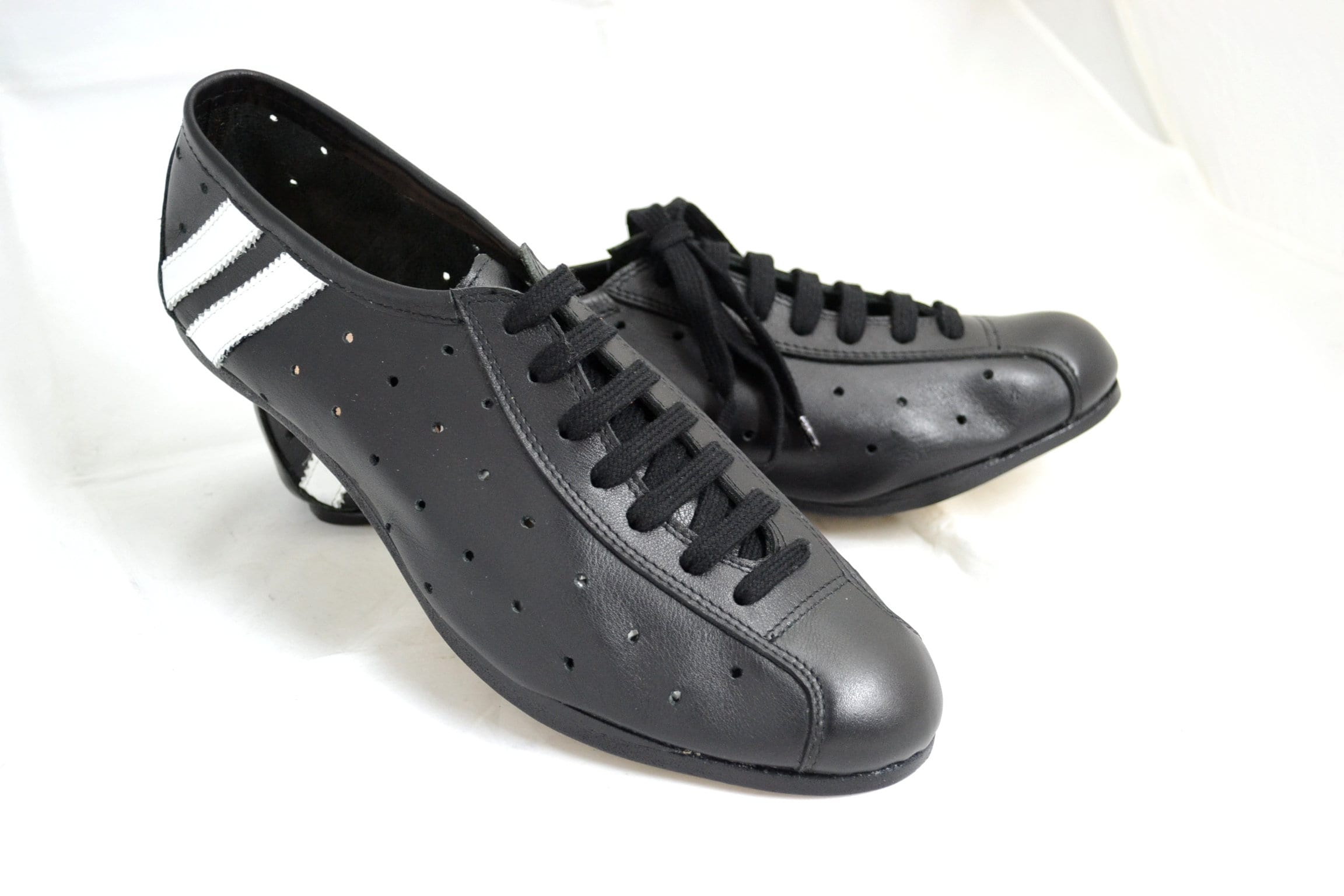 zapatos-ciclismo-173xvo-1.jpg ZAPATILLAS DE CICLISMO VINTAGE Réplica de zapatillas de ciclismo Eroica Merckx de cuero genuino hechas a mano y a medida Etsy España - Imagen 1